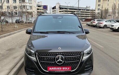 Mercedes-Benz V-Класс, 2024 год, 11 700 000 рублей, 1 фотография