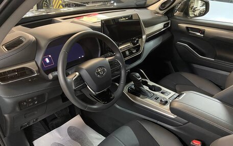 Toyota Highlander, 2024 год, 6 000 000 рублей, 7 фотография