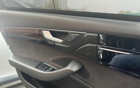 Audi A8, 2011 год, 1 290 000 рублей, 6 фотография