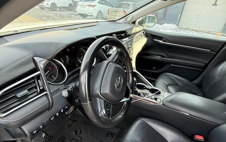 Toyota Camry, 2019 год, 2 550 000 рублей, 9 фотография