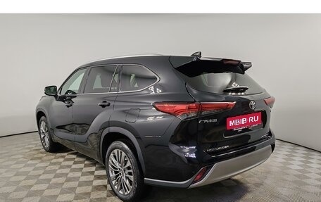 Toyota Highlander, 2024 год, 6 850 000 рублей, 7 фотография