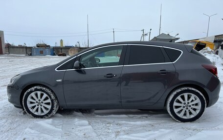 Opel Astra J, 2011 год, 870 000 рублей, 4 фотография