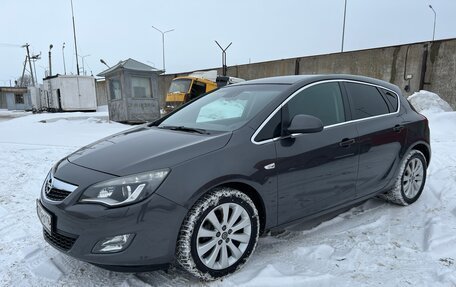 Opel Astra J, 2011 год, 870 000 рублей, 2 фотография