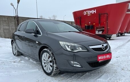 Opel Astra J, 2011 год, 870 000 рублей, 12 фотография