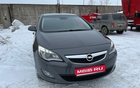 Opel Astra J, 2011 год, 870 000 рублей, 13 фотография