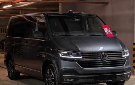 Volkswagen Multivan T6 рестайлинг, 2021 год, 6 490 000 рублей, 3 фотография