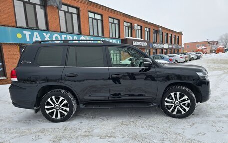 Toyota Land Cruiser 200, 2017 год, 7 850 000 рублей, 1 фотография