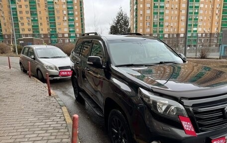 Toyota Land Cruiser Prado 150 рестайлинг 2, 2017 год, 4 650 000 рублей, 1 фотография