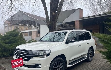 Toyota Land Cruiser 200, 2017 год, 5 750 000 рублей, 6 фотография