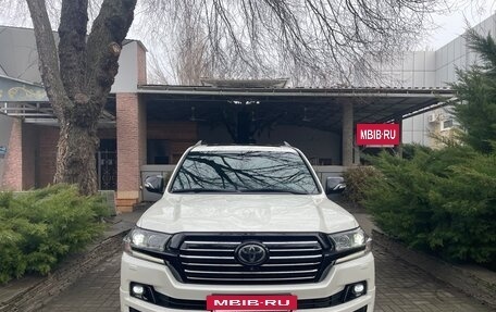 Toyota Land Cruiser 200, 2017 год, 5 750 000 рублей, 15 фотография