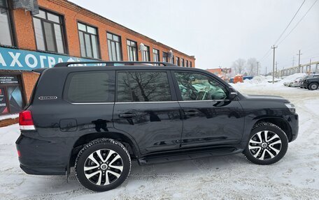 Toyota Land Cruiser 200, 2017 год, 7 850 000 рублей, 5 фотография