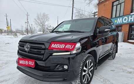 Toyota Land Cruiser 200, 2017 год, 7 850 000 рублей, 9 фотография