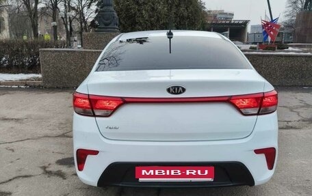 KIA Rio IV, 2018 год, 1 425 000 рублей, 4 фотография