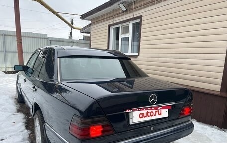 Mercedes-Benz E-Класс, 1992 год, 520 000 рублей, 6 фотография