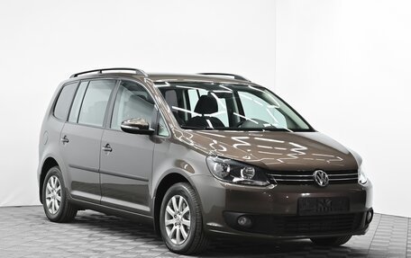 Volkswagen Touran III, 2011 год, 995 000 рублей, 2 фотография