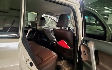 Toyota Land Cruiser Prado 150 рестайлинг 2, 2015 год, 3 950 000 рублей, 13 фотография