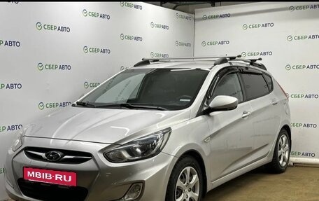 Hyundai Solaris II рестайлинг, 2012 год, 850 000 рублей, 4 фотография