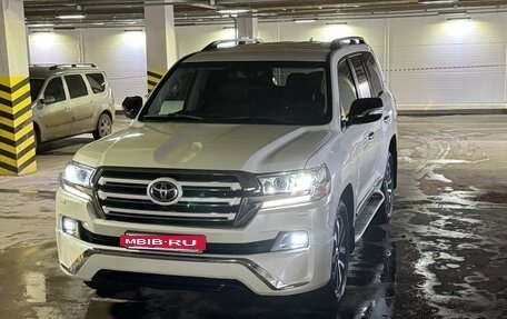 Toyota Land Cruiser 200, 2016 год, 5 698 000 рублей, 2 фотография