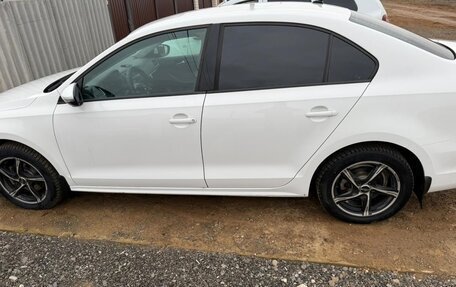 Volkswagen Jetta VI, 2013 год, 1 100 000 рублей, 4 фотография