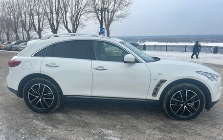 Infiniti QX70, 2017 год, 3 100 000 рублей, 3 фотография