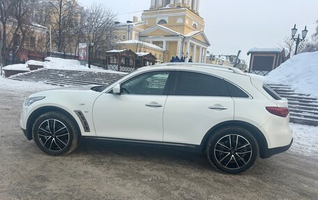 Infiniti QX70, 2017 год, 3 100 000 рублей, 7 фотография