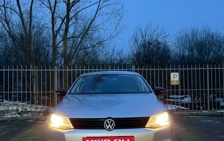 Volkswagen Jetta VI, 2013 год, 1 270 000 рублей, 2 фотография