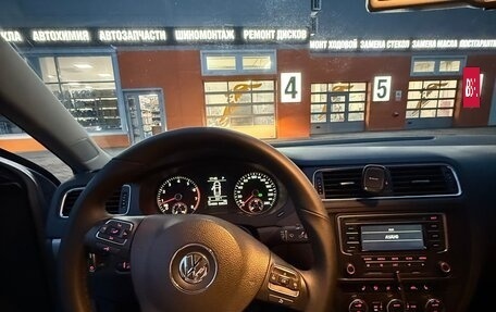 Volkswagen Jetta VI, 2013 год, 1 270 000 рублей, 9 фотография