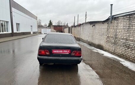 Mercedes-Benz E-Класс, 1995 год, 320 000 рублей, 3 фотография