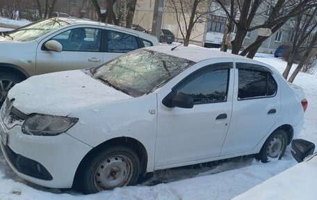 Renault Logan II, 2017 год, 400 000 рублей, 1 фотография