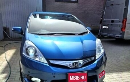 Honda Fit Shuttle I рестайлинг, 2012 год, 1 100 000 рублей, 1 фотография