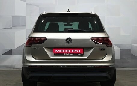 Volkswagen Tiguan II, 2017 год, 2 790 000 рублей, 6 фотография