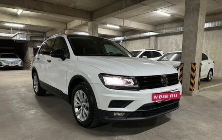 Volkswagen Tiguan II, 2018 год, 1 940 000 рублей, 3 фотография