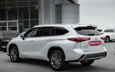 Toyota Highlander, 2024 год, 7 390 000 рублей, 4 фотография