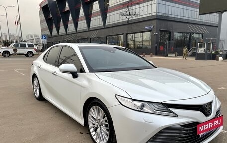 Toyota Camry, 2019 год, 2 400 000 рублей, 3 фотография