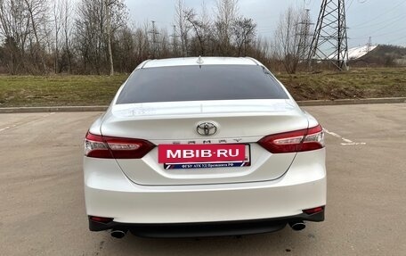 Toyota Camry, 2019 год, 2 400 000 рублей, 4 фотография