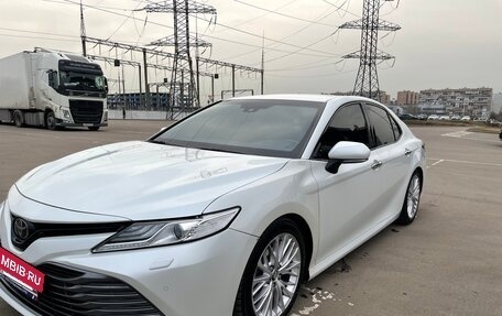 Toyota Camry, 2019 год, 2 400 000 рублей, 2 фотография