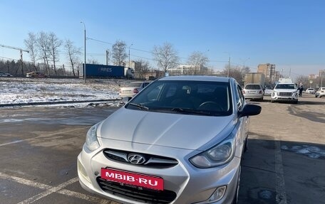 Hyundai Solaris II рестайлинг, 2012 год, 750 000 рублей, 2 фотография