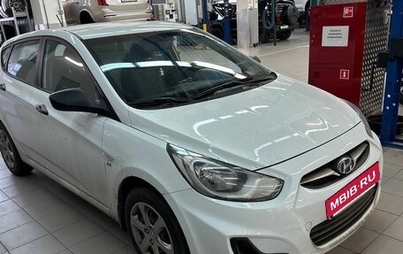 Hyundai Solaris II рестайлинг, 2013 год, 770 000 рублей, 4 фотография