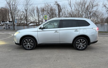 Mitsubishi Outlander III рестайлинг 3, 2014 год, 1 600 000 рублей, 5 фотография