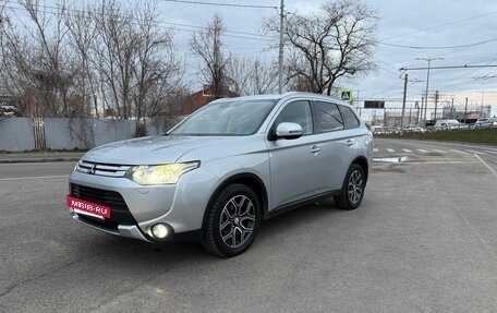 Mitsubishi Outlander III рестайлинг 3, 2014 год, 1 600 000 рублей, 4 фотография