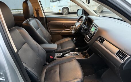 Mitsubishi Outlander III рестайлинг 3, 2014 год, 1 600 000 рублей, 23 фотография