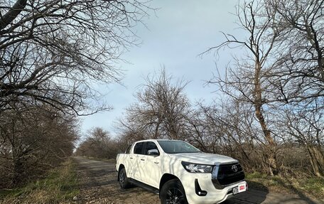 Toyota Hilux VIII, 2020 год, 4 000 000 рублей, 4 фотография