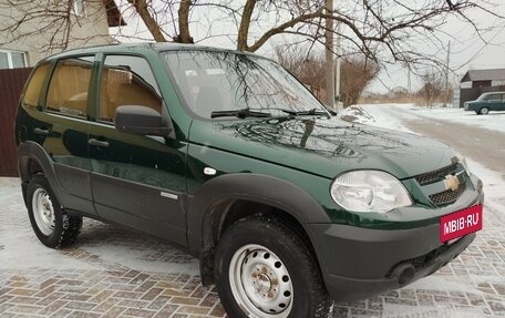 Chevrolet Niva I рестайлинг, 2013 год, 715 000 рублей, 3 фотография