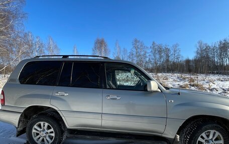 Toyota Land Cruiser 100 рестайлинг 2, 2005 год, 2 100 000 рублей, 2 фотография