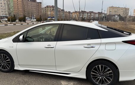 Toyota Prius IV XW50, 2019 год, 2 290 000 рублей, 10 фотография