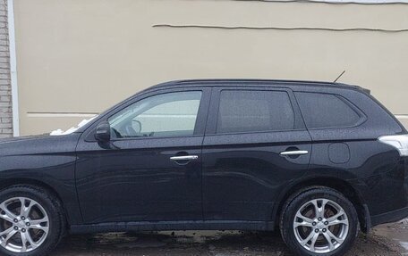 Mitsubishi Outlander III рестайлинг 3, 2012 год, 1 600 000 рублей, 4 фотография