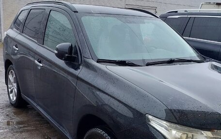 Mitsubishi Outlander III рестайлинг 3, 2012 год, 1 600 000 рублей, 3 фотография