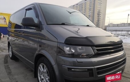 Volkswagen Caravelle T5, 2011 год, 1 790 000 рублей, 2 фотография