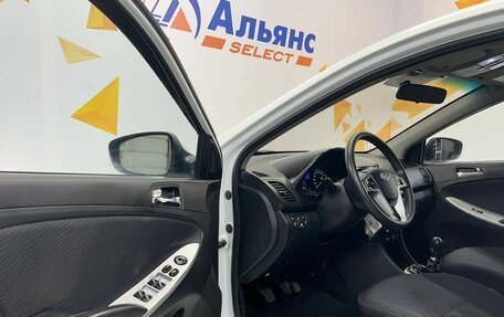 Hyundai Solaris II рестайлинг, 2013 год, 580 000 рублей, 19 фотография