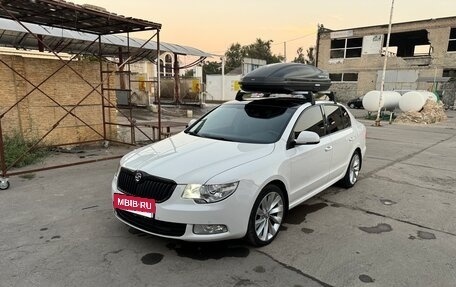 Skoda Superb III рестайлинг, 2012 год, 1 450 000 рублей, 2 фотография